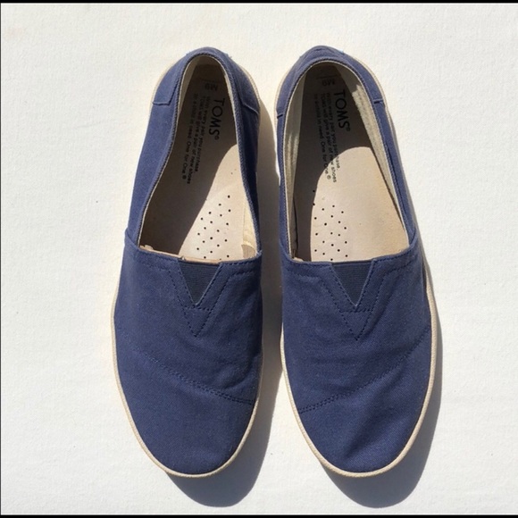 mens navy toms